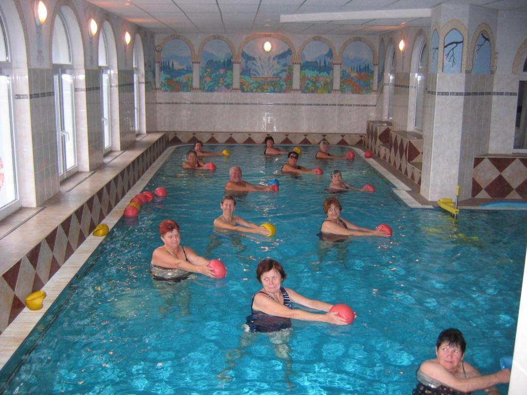 Lazensky Lecebny Dum Praha Hotel Luhačovice Kültér fotó