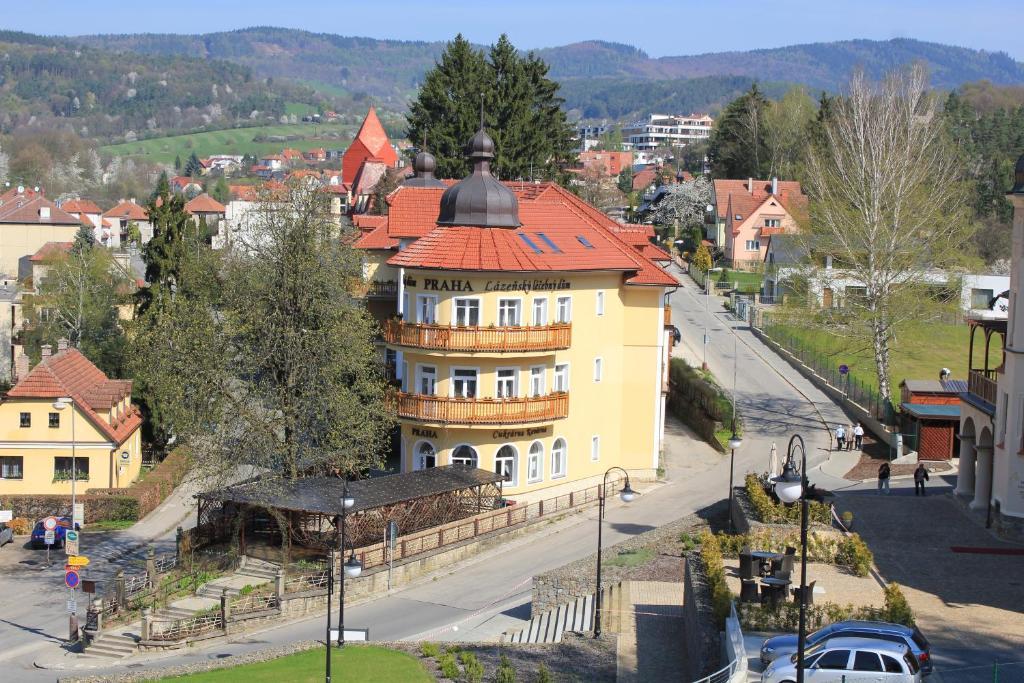 Lazensky Lecebny Dum Praha Hotel Luhačovice Kültér fotó